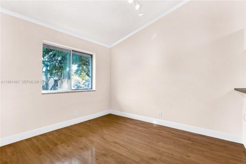 Apartamento en alquiler en Miami, Florida, 2 dormitorios, 121.89 m2 № 2025242 - foto 10