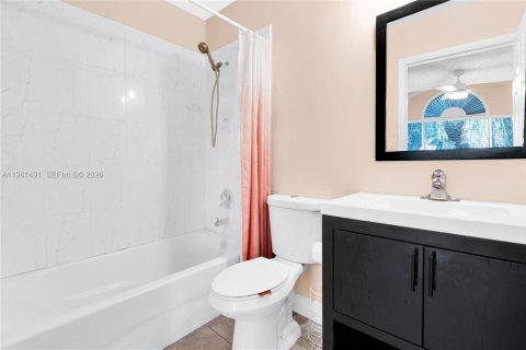 Apartamento en alquiler en Miami, Florida, 2 dormitorios, 121.89 m2 № 2025242 - foto 24