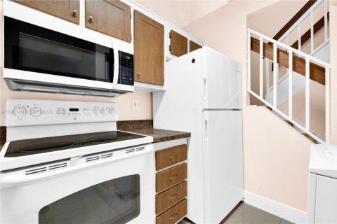Apartamento en alquiler en Miami, Florida, 2 dormitorios, 121.89 m2 № 2025242 - foto 14