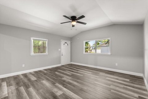 House in Orlando, Florida 3 bedrooms, 127.93 sq.m. № 1876106 - photo 15