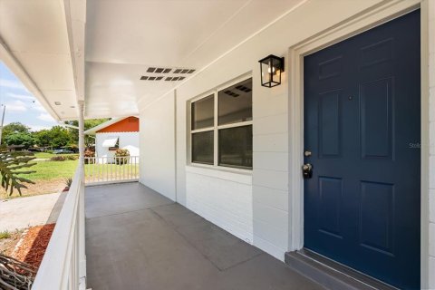 House in Orlando, Florida 3 bedrooms, 127.93 sq.m. № 1876106 - photo 2