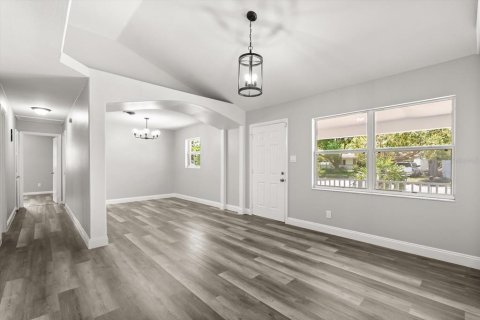 House in Orlando, Florida 3 bedrooms, 127.93 sq.m. № 1876106 - photo 6