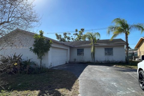 Дом в Санрайз, Флорида 3 спальни, 132.29м2 № 2028787