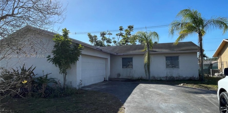 Дом в Санрайз, Флорида 3 спальни, 132.29м2 № 2028787