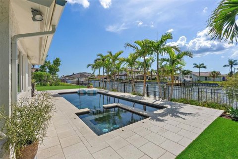 Casa en venta en Saint Petersburg, Florida, 3 dormitorios, 197.51 m2 № 1826366 - foto 17