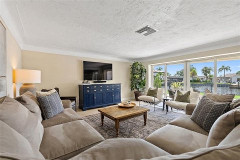 Casa en venta en Saint Petersburg, Florida, 3 dormitorios, 197.51 m2 № 1826366 - foto 7