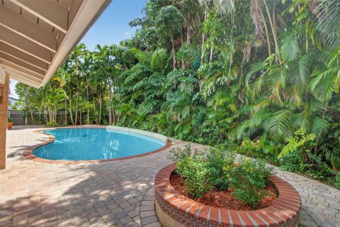 House in Miami, Florida 4 bedrooms, 177.72 sq.m. № 2013936 - photo 8