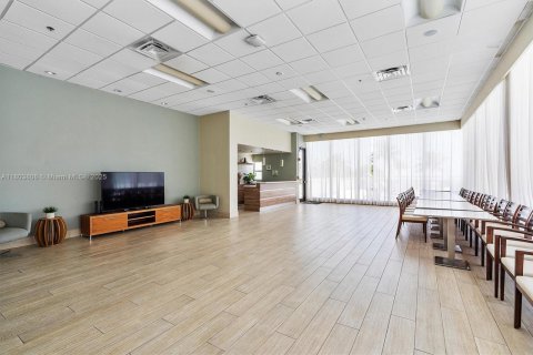 Купить кондоминиум в Серфсайд, Флорида 1 спальня, 86.31м2, № 2013504 - фото 21