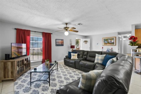 House in Kissimmee, Florida 3 bedrooms, 157 sq.m. № 1719220 - photo 14