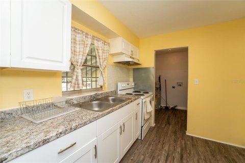 House in Orlando, Florida 3 bedrooms, 99.78 sq.m. № 1648484 - photo 6