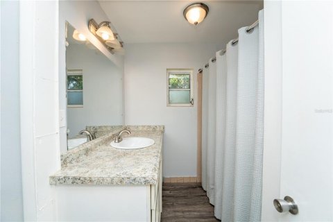 House in Orlando, Florida 3 bedrooms, 99.78 sq.m. № 1648484 - photo 17