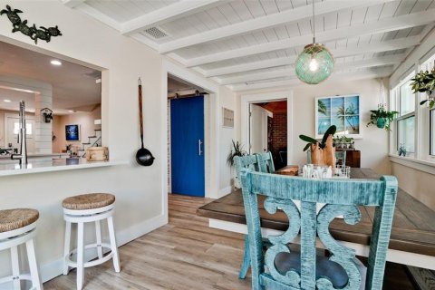 House in Holmes Beach, Florida 4 bedrooms, 223.8 sq.m. № 2238342 - photo 11