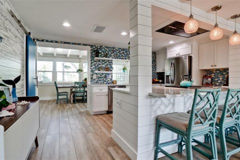 House in Holmes Beach, Florida 4 bedrooms, 223.8 sq.m. № 2238342 - photo 6