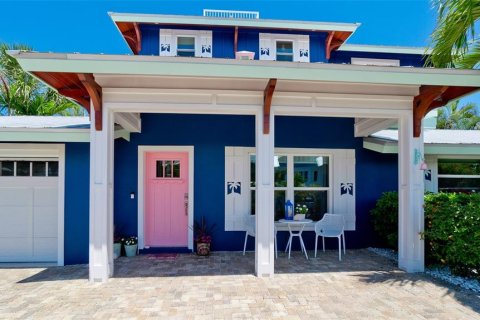 House in Holmes Beach, Florida 4 bedrooms, 223.8 sq.m. № 2238342 - photo 3