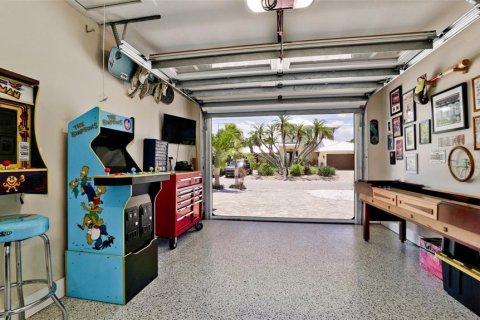 House in Holmes Beach, Florida 4 bedrooms, 223.8 sq.m. № 2238342 - photo 16