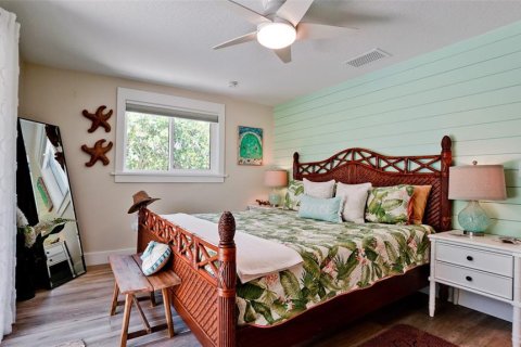 House in Holmes Beach, Florida 4 bedrooms, 223.8 sq.m. № 2238342 - photo 22