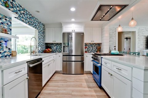 House in Holmes Beach, Florida 4 bedrooms, 223.8 sq.m. № 2238342 - photo 7