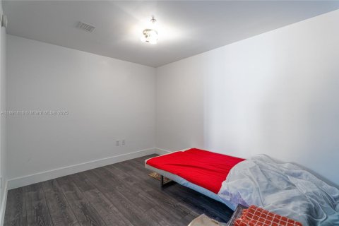 Condo in Miami, Florida, 2 bedrooms  № 2168275 - photo 23