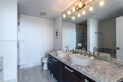Condo in Miami, Florida, 2 bedrooms  № 2168275 - photo 20