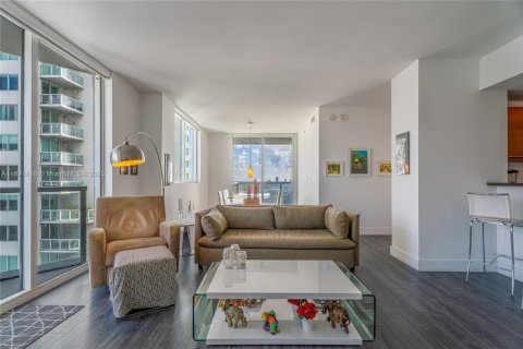 Condo in Miami, Florida, 2 bedrooms  № 2168275 - photo 3