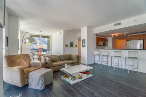 Condo in Miami, Florida, 2 bedrooms  № 2168275 - photo 4