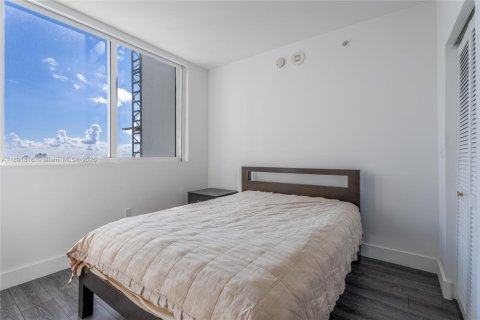Condo in Miami, Florida, 2 bedrooms  № 2168275 - photo 15