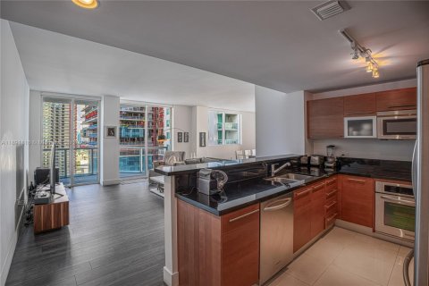Condo in Miami, Florida, 2 bedrooms  № 2168275 - photo 6