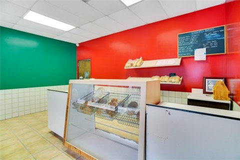 Commercial property in Daytona Beach, Florida 479.38 sq.m. № 1371039 - photo 2