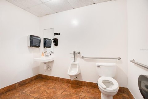 Commercial property in Daytona Beach, Florida 479.38 sq.m. № 1371039 - photo 17
