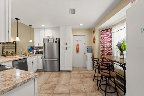 Casa en venta en Port Richey, Florida, 2 dormitorios, 115.2 m2 № 1905475 - foto 14
