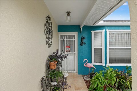 Casa en venta en Port Richey, Florida, 2 dormitorios, 115.2 m2 № 1905475 - foto 4