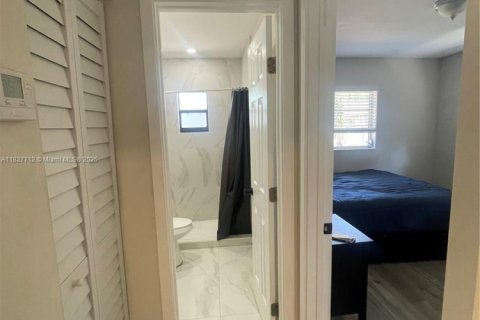 House in Miami, Florida 3 bedrooms, 104.05 sq.m. № 1799325 - photo 14