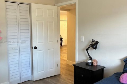 House in Miami, Florida 3 bedrooms, 104.05 sq.m. № 1799325 - photo 22