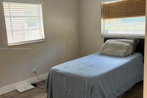 House in Miami, Florida 3 bedrooms, 104.05 sq.m. № 1799325 - photo 24