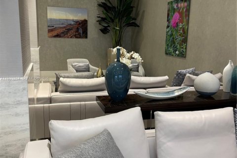 Condo in Hollywood, Florida, 2 bedrooms  № 2057234 - photo 7