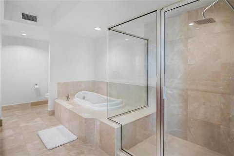 Condo in Daytona Beach, Florida, 2 bedrooms  № 1894040 - photo 17