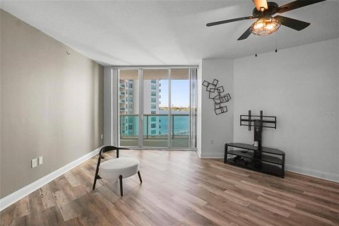 Condo in Daytona Beach, Florida, 2 bedrooms  № 1894040 - photo 7