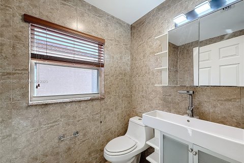 Villa ou maison à louer à Miramar, Floride: 4 chambres, 137.22 m2 № 1986388 - photo 27