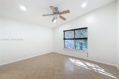 Villa ou maison à louer à Miramar, Floride: 4 chambres, 137.22 m2 № 1986388 - photo 10