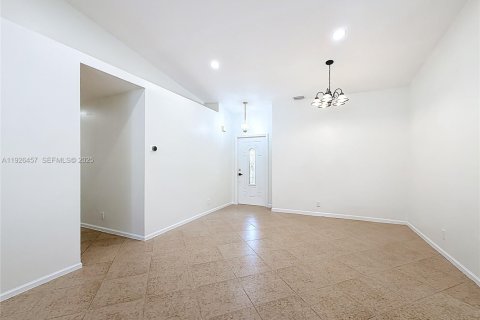 Villa ou maison à louer à Miramar, Floride: 4 chambres, 137.22 m2 № 1986388 - photo 19