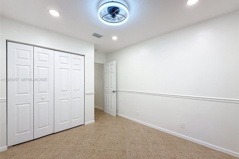 Villa ou maison à louer à Miramar, Floride: 4 chambres, 137.22 m2 № 1986388 - photo 23