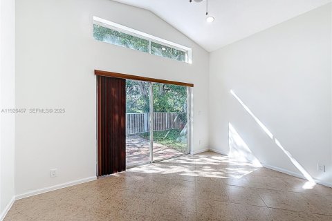 Villa ou maison à louer à Miramar, Floride: 4 chambres, 137.22 m2 № 1986388 - photo 9