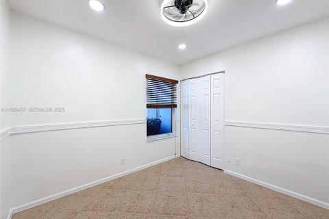 Villa ou maison à louer à Miramar, Floride: 4 chambres, 137.22 m2 № 1986388 - photo 18