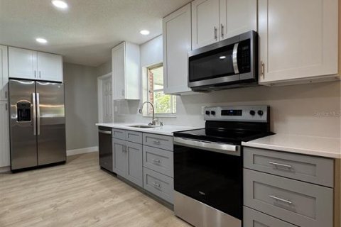 House in Bartow, Florida 4 bedrooms, 140.75 sq.m. № 2148378 - photo 10