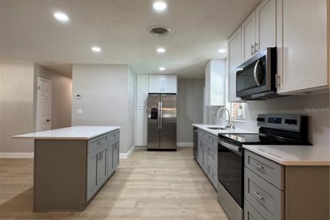 House in Bartow, Florida 4 bedrooms, 140.75 sq.m. № 2148378 - photo 9