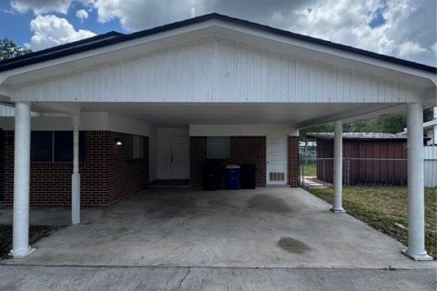 House in Bartow, Florida 4 bedrooms, 140.75 sq.m. № 2148378 - photo 3