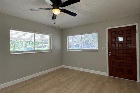 House in Bartow, Florida 4 bedrooms, 140.75 sq.m. № 2148378 - photo 6