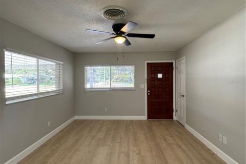 House in Bartow, Florida 4 bedrooms, 140.75 sq.m. № 2148378 - photo 5