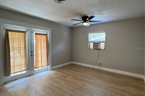 House in Bartow, Florida 4 bedrooms, 140.75 sq.m. № 2148378 - photo 25