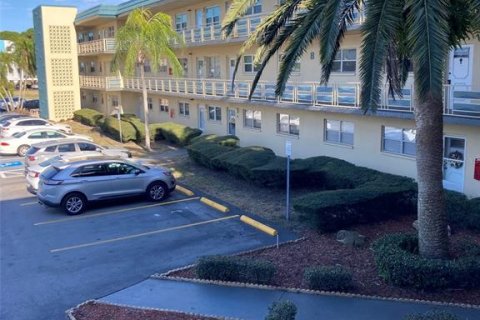 Condo in Saint Petersburg, Florida, 1 bedroom  № 2205159